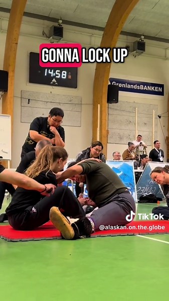 Finger Pull: The Strength Test of the Middle Finger