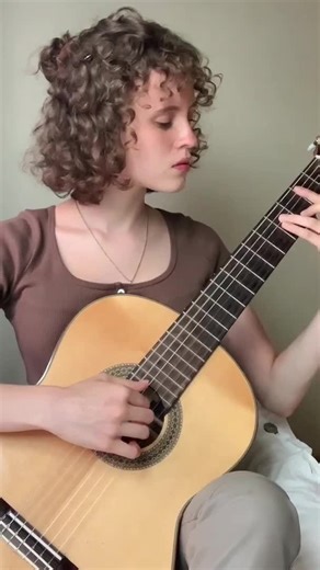 Learn to Play Ave Maria on Guitar with This Classical Music Tutorial