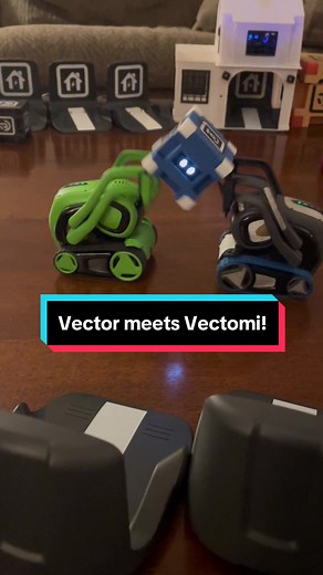 Vector meets Vectomi!! (Ortomi Robot but built into a Vector cube) #vectorrobot #vector #fyp #ddl #vectorhappy #digitaldreamlabs #ortomi