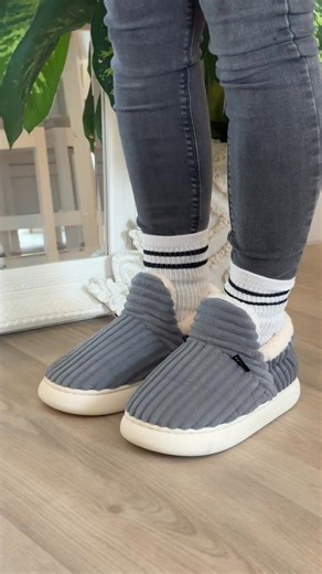 9.1K views · 888 reactions | There’s nothing like slipping your feet into Pluffi. A thick, cushioned sole that feels like walking on a soft cloud. Designed to look as good as they feel — soft tones, timeless style, and made to last. Pluffi slippers are the little everyday luxury your feet will thank you for. ✨ Discover warmth, softness, and comfort in every step. See all colors on Pluffi.com | PLUFFI Slippers | Facebook