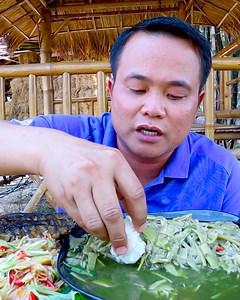 643K views · 10K reactions | มาซดแซ่บๆ อาหารบ้านๆ กินแกงหน่อไม้สด ตำหมากหุ่งปิ้งปลาดุกนา อาหารบ้านๆ ซดแซ่บๆ สุดยอดคักคือเก่านำกันเด้อครับ | บ่าวท้าว Hagna Channel | Facebook