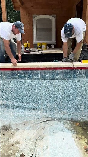 Travertine pool coping installation