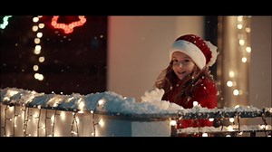 20K views · 1.4K reactions | Cadourile de Crăciun pentru cei dragi sunt la eMAG. Dăruiește cu drag, oricui vrei să îi faci o bucurie - de Crăciun, dar și în orice altă zi! | eMAG | Facebook