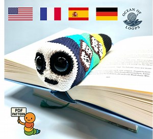 Colorful Bookworm Crochet Pattern - Amigurumi Reading Pillow – PDF Crochet Tutorial - Etsy Canada