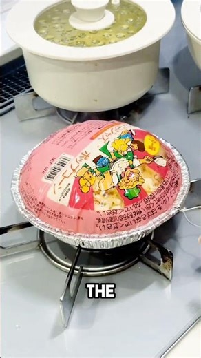 The Smart Popcorn Pack That Turns Into Its Own Cooking Pot!