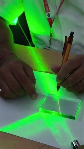Refraction of light through rectangular glass slab #science #fun #experiment #physics #sciencefacts