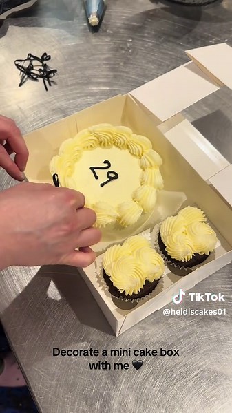 Mini Cake Box for Intimate Celebrations