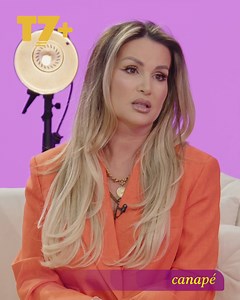 308K views · 2.6K reactions | “Hala s’jom e sigurt për burrin tem”, Ryva me deklaratë të fortë në studio, si u njoh me burrin e saj, “Kujdeset shumë për fëmijë”, të qeshura në studio #T7 #canape | T7+ | Facebook