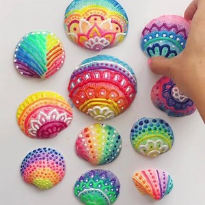 546K views · 201 reactions | Painted sea shells—> https://colormadehappy.com/painted-sea-shells-puffy-paint-craft/ | Color Made Happy | Facebook