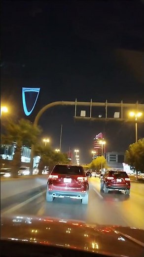 Kingdom Tower Riyadh Road Tour | Riyadh Night Life | Riyadh Roamers | Life in Saudi Arabia