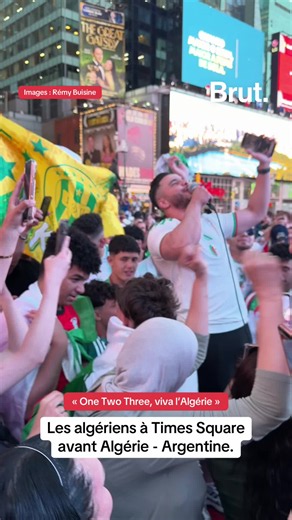 Les algériens à Times Square avant Algérie - Argentine. | time square ball