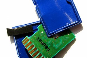 How to Insert SD Card Into HP Laptop