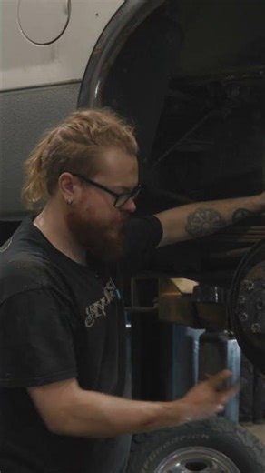 Rear end’s wrapped — blocks in, shocks in, U-bolts snug.