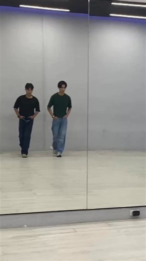 2.6K views · 46 reactions | Tailored to turn heads. Precision meets power||#bellaspielmodelingacademy #model #runwaymodel #runway #fashion #everyone | Bella Spiel Modeling Academy | Facebook