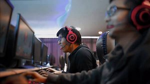 35 reactions | Whether you’re in front of your PC or in the living room playing on your Xbox One with a TV connected, FreeSync will elevate your gameplay one step closer to pixel perfection. | AMD Ryzen and Radeon | Facebook