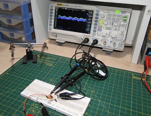 How to Connect an Oscilloscope to a Circuit – A Guide for Beginners | retrotechlab.com