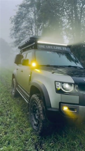 Can the Defender handle complete whiteout? 🎥 #OffRoad #Extreme #offroad #offroadoverland #aviation