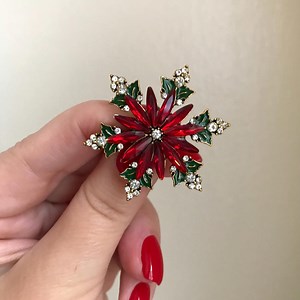 Rhinestone Snowflake Brooch: Vintage Gold Christmas Star Pin - Etsy