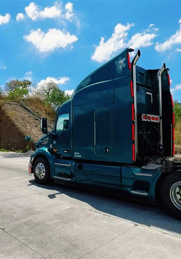 Peterbilt 579: Overview of Features and Performance