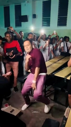 උකුවෙල සර්ට වෙලා තියෙන දෙයක්🫡🤭🤣 සුපිරි නැටුම😅🥰😎