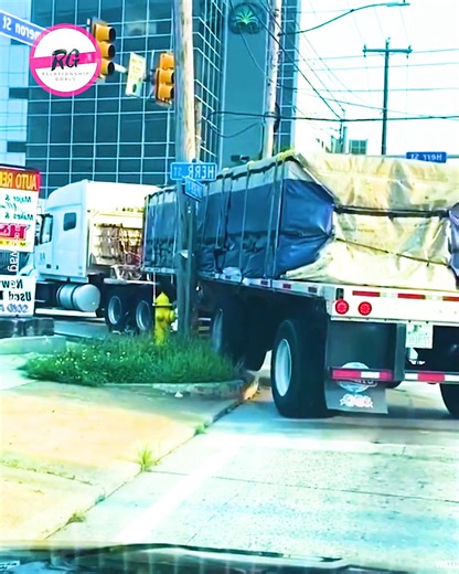 1.5M views · 10K reactions | Stupid Driver On Camera  藍 | Relationship Goals | Facebook