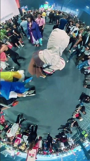 REAL-LIFE ASSASSIN?! EZIO FROM ASSASSIN’S CREED STOPS THE CITY WITH EPIC COSPLAY!