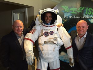 Einstein's 'Time Dilation' Spread Age Gap for Astronaut Scott Kelly & His Twin