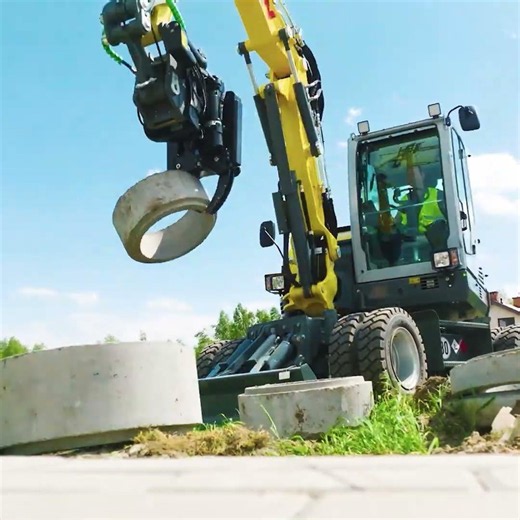 Increase your application options with Wheeled Excavators from Wacker Neuson