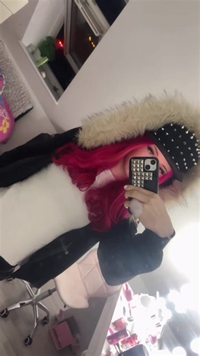 Show Your Face with Style: Chair Rebel Inspiration