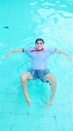 This is Swimming Swimming Swimming