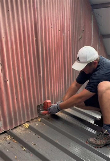 Farm Roof Cutting and Flashing Renovation Guide