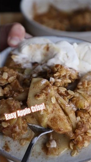 Homemade Apple Crisp is the Best Apple dessert!!