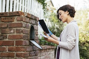 USPS Express Mail Vs. Priority Mail | Sapling