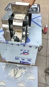 Empanada machine Commercial Perogi maker machine 4800pcs/h automatic samosa machine for dumpling spring roll with Non stick coating(220V/50HZ,dumpling mold)