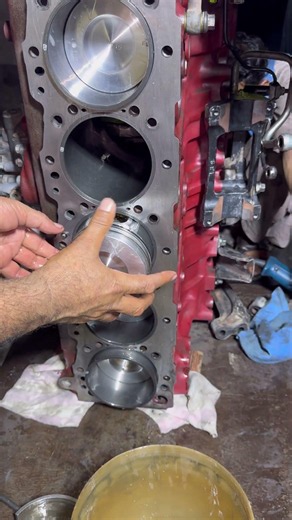 Professional Piston Ring Installation for a 6-Cylinder Diesel Engine