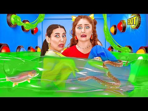 100 MYSTERY BUTTONS || Only 1 Will Let You Escape! 24 Hours In The Box by 123 GO!