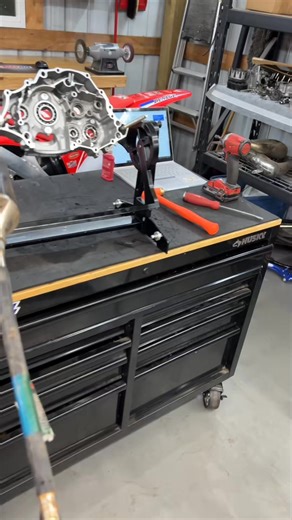 481K views · 8.7K reactions | I hope the head stud install doesnt bore you, I find the complex sequence facinating #yz250f #mechanic #motorcross #asmr #dirtbike #supercross #livemoto #VozDosCriadores #screammovie | Engine Rebuild Motorcycle | Facebook
