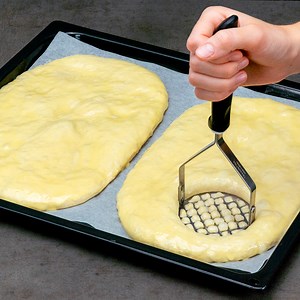 The secret that bakers hide! Here's how to make the best bread! Ingredients: warm water: 200 ml (6.8 fl oz) dried yeast: 8 g (0.3 oz) flour: 120 g (4.2 oz) salt: 10 g (0.4 oz) warm water: 200 ml (6.8 fl oz) flour: 400 g (14 oz) flour: 40 g (1.4 oz) flour: 100 g (3.5 oz) yolk: 1 pc water: 100 ml (3.4 fl oz) sesame seeds: 20 g (0.7 oz) eggplants: 2 pc red bell pepper: 1 pc salt: 10 g (0.4 oz) oil: 30 ml (1 fl oz) ground peanuts: 150 g (5.3 oz) parsley: 50 g (1.8 oz) green onion: 100 g (3.5 oz) soy