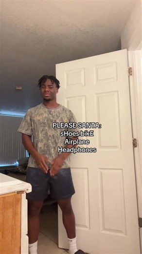 venald.b 🧟‍♂️ (@venald.b)’s video of please santa