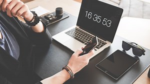 6 Cara Membuat Cover Buku, Mudah Dilakukan Pemula