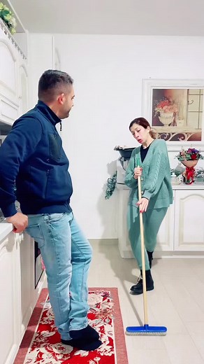 Cleaning Tips: Efficient Kitchen Floor Maintenance