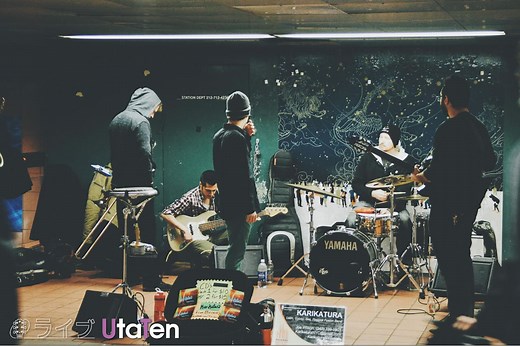 バンド構成の特徴とは？基本の4人編成や各楽器の役割も紹介！