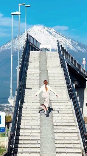 Climbing Mount Fuji: Exploring the Stunning Fuji Views