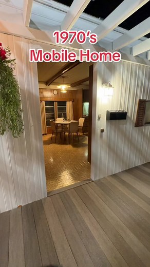 1970’s Mobile Home Living #mobilehome #mobilehomes #mobilehomeliving #mobilehometour #classic #nostalgia #legend #rvmuseumelkhartindiana #workingman