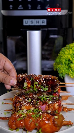 Arunima Saha on Instagram: "Paneer Satay or Shashlik - Cut Paneer, Onion, Capsicum, Bell Pepper Into Cube Pieces - Add Salt, Black Pepper Powder & Ginger-Garlic Paste - Marinate Them For 10-15 Minutes - Add All Purpose Flour & Some Water - Coat Them Well - Then Insert One By One Into Stick - Grill Them At 180C For 20 Minutes - The Usha iChef Smart Air Fryer has 10 easy one-touch presets, it operates from 50°C–200°C with a 1–30 min timer [Check Their Page @ushacookofficial & You Can Place Order O
