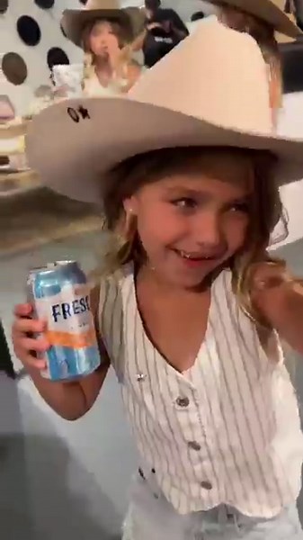 designing custom cowgirl hats at gigi pip hat shop