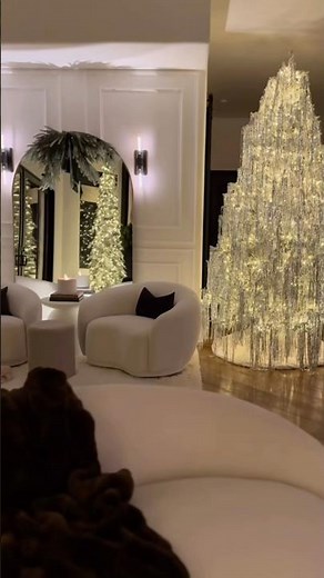 Dramatic Tinsel Christmas Tree Tutorial