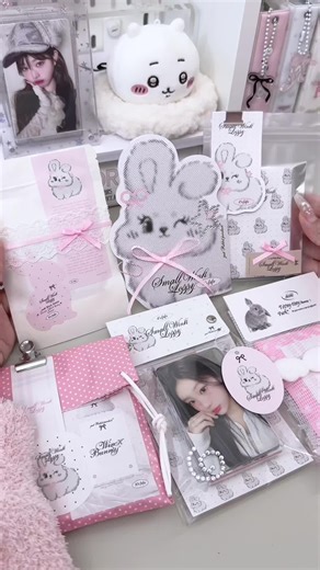 ASMR Packing ILLIT Photocards for Fans