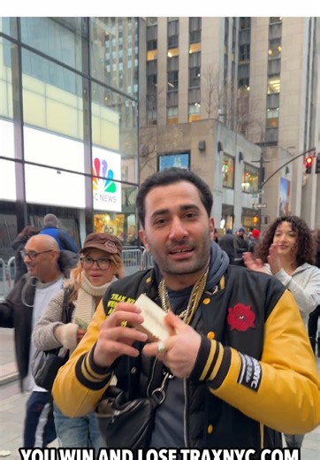 I caught her by surprise #traxnyc #gold #giveaway | trax nyc gold found