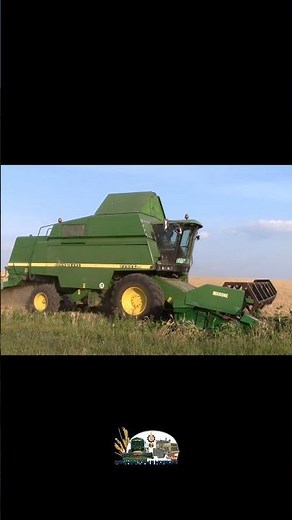 Первый день уборочной в 2018 году комбайном John Deere 2266 Extra